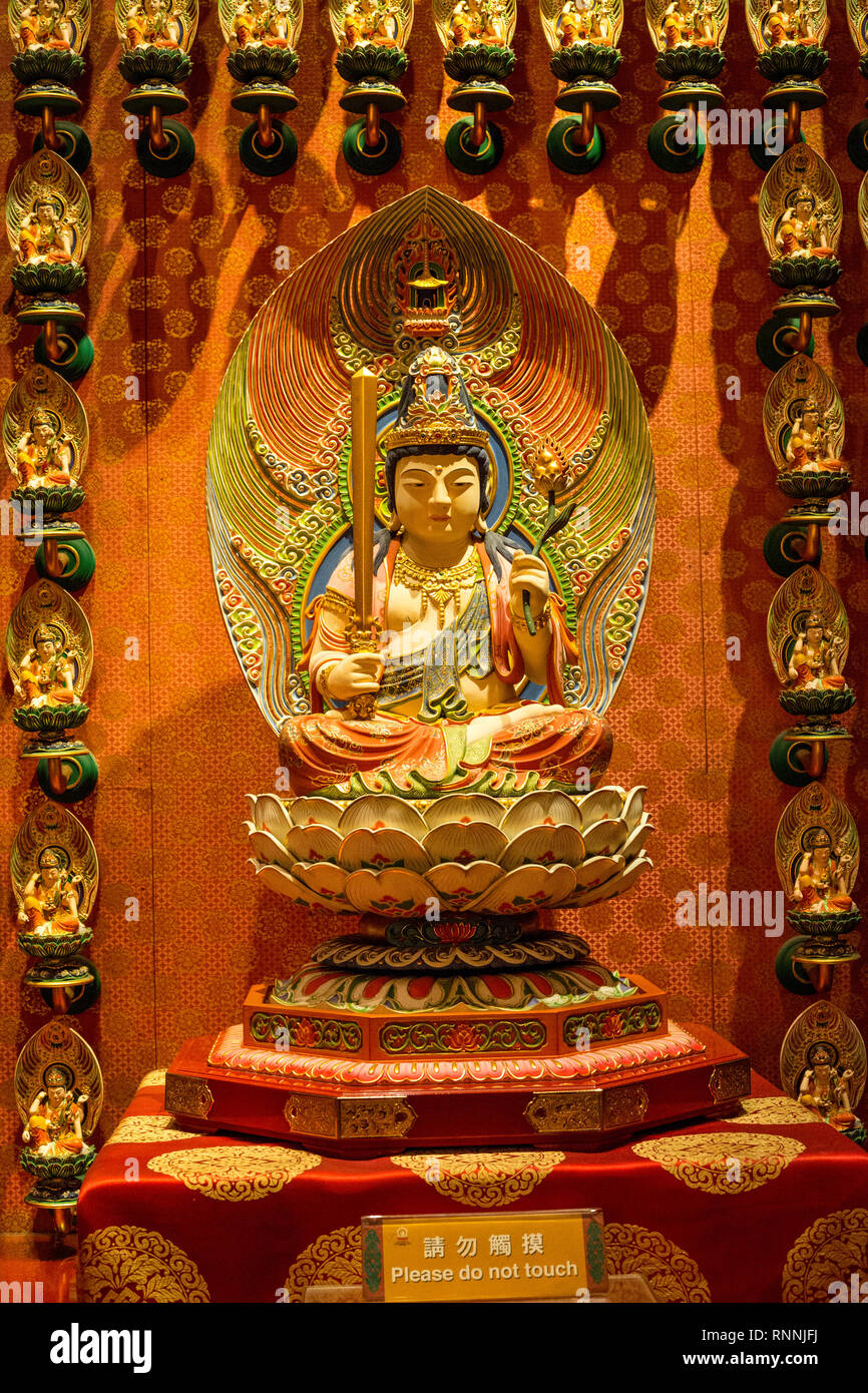 Bodhisattva Akasagarbha, divinité gardienne pour ceux nés dans l'année du boeuf et le tigre. Buddha Tooth Relic Temple, Singapour. Banque D'Images