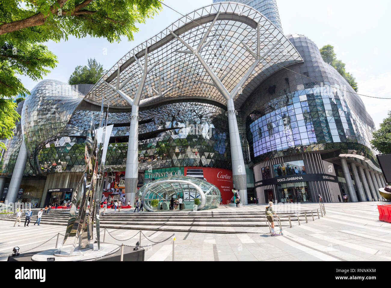 De Singapour, Orchard Road MRT Mass Rapid Transit Point d'entrée et sortie, ION Mall. Banque D'Images