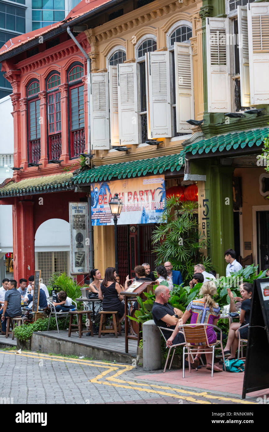 Singapour. Emerald Hill Road Début Xxe siècle maison maintenant Chinois servant de Bar et Restaurant. Banque D'Images