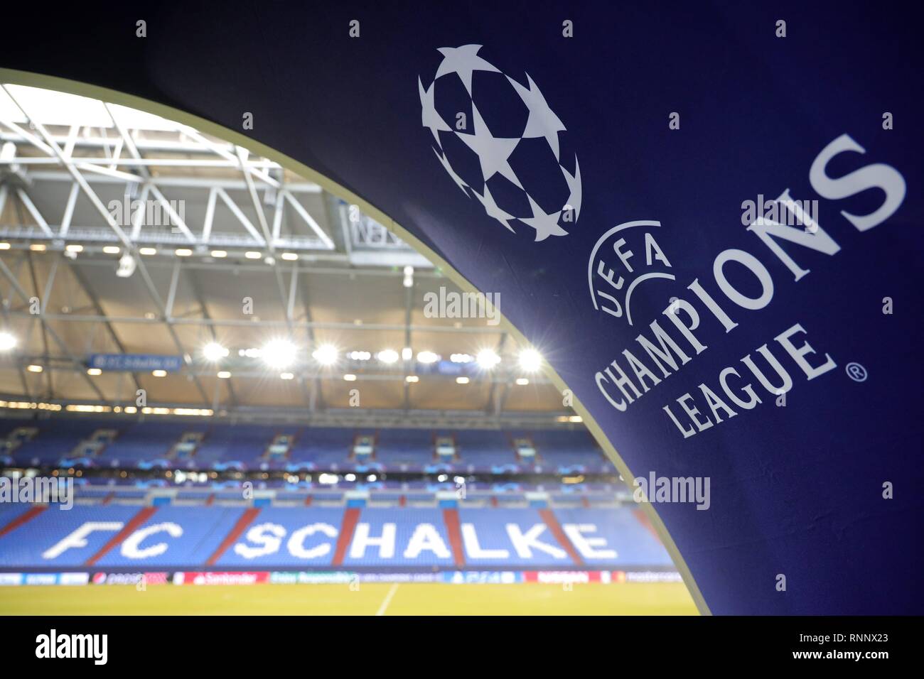 Gelsenkirchen, Allemagne. Feb 19, 2019. firo : 19.02.2019, football, 1.Bundesliga, la saison 2018/2019, CL, CHL, Ligue des Champions, huitièmes de finale, match aller, le FC Schalke 04 - Manchester City, la formation, la Champions League bow | dans le monde d'utilisation : dpa Crédit/Alamy Live News Banque D'Images