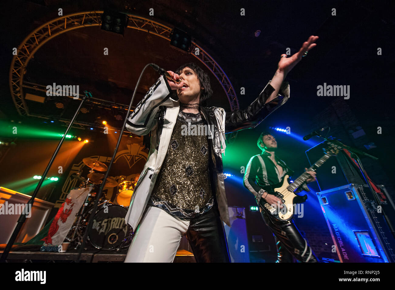 Glasgow, Ecosse, Royaume-Uni. Feb 19, 2019. Rockers anglais le framework Struts glam le garage. Crédit : Stuart Westwood/Alamy Live News Banque D'Images