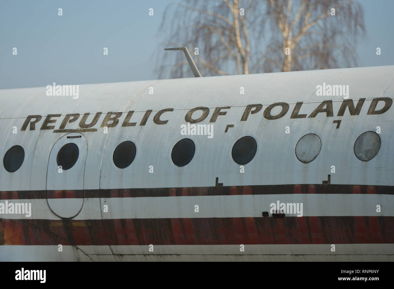 19 février 2019 - Cracovie, Pologne - Malopolski Province, un fragment d'avions Yakovlev Yak-40, voir au Musée de l'Aviation Polonaise..Le Musée de l'Aviation Polonaise est située à l'emplacement de l'ancienne Krakow-Rakowice-Czyzyny Aéroport, créée en 1912, l'une des plus anciennes dans le monde. La collection du Musée se compose de plus de 200 aéronefs, dating WW1 WW2, et une collection de tous les types d'avion élaborés ou utilisés par la Pologne après 1945. (Crédit Image : © Cezary Kowalski/SOPA des images à l'aide de Zuma sur le fil) Banque D'Images