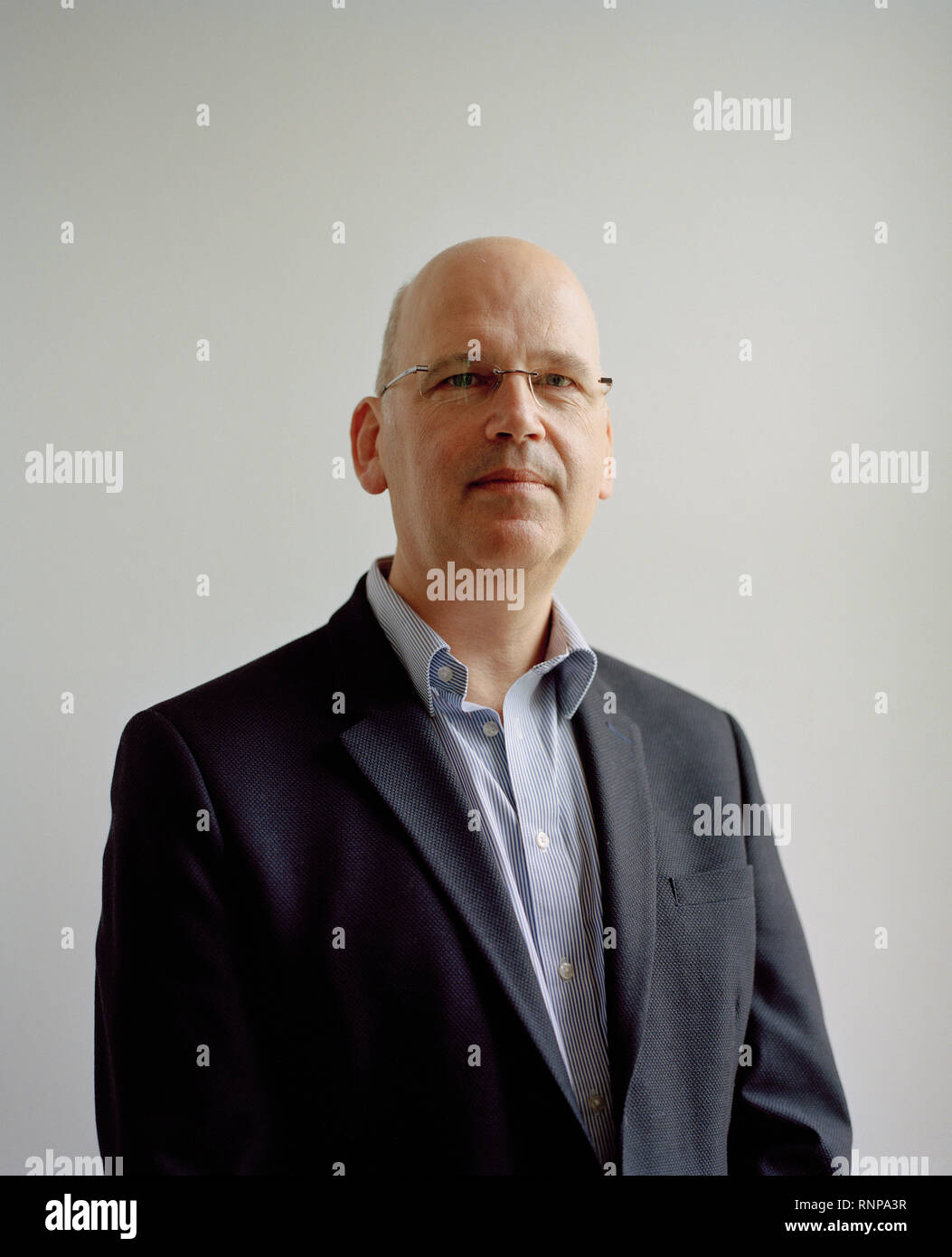 Ian Jones, directeur général de Terre à Goonhilly Station, qui est d'en adapter l'ancien BT télécommunications par satellite antennes dans l'espace profond services de communications. Banque D'Images Ian Jones, directeur général de Terre à Goonhilly Station, qui est d'en adapter l'ancien BT télécommunications par satellite antennes dans l'espace profond services de communications. Banque D'Images