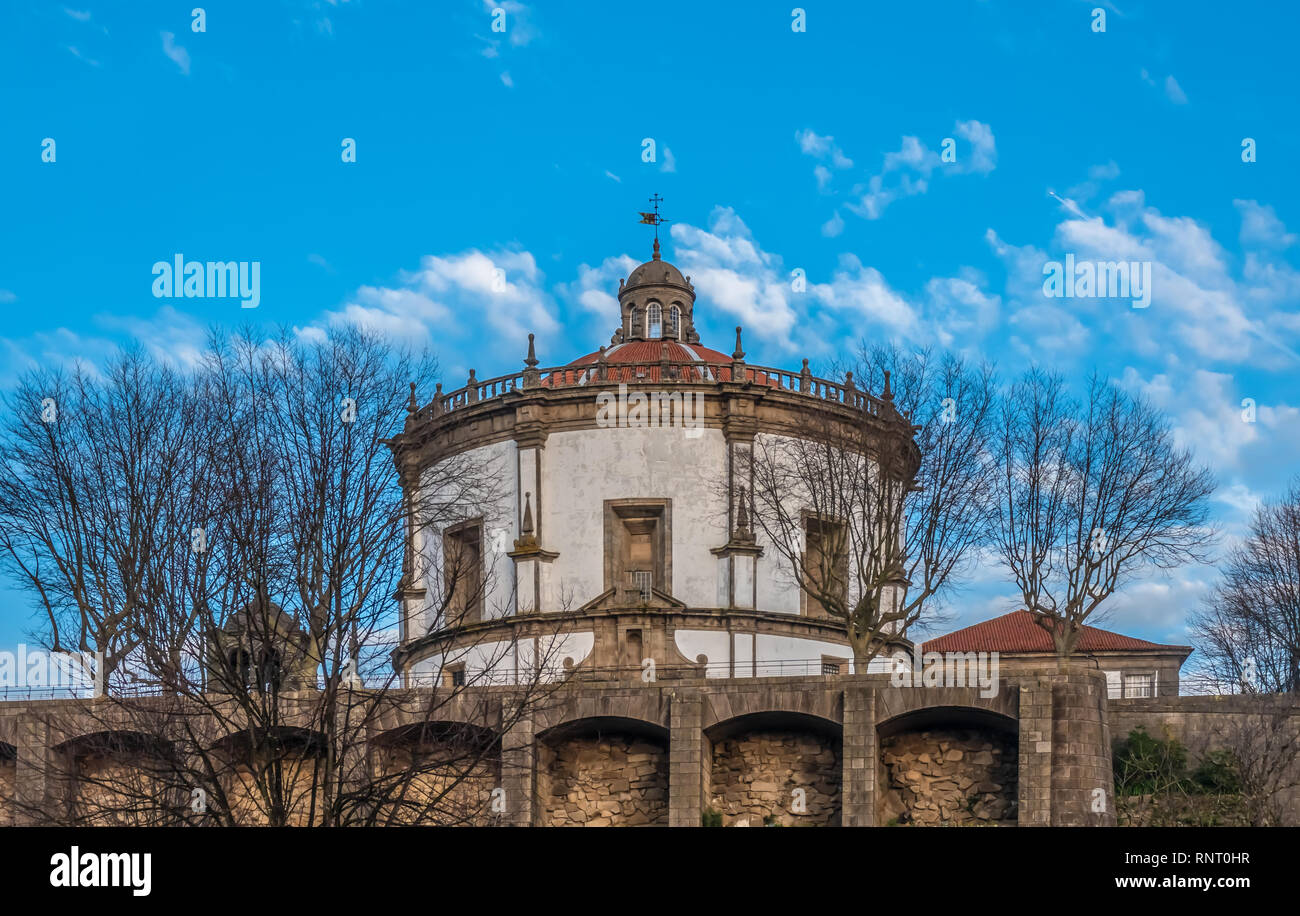 Porto, deuxième plus grande ville du Portugal. Situé le long de l'estuaire de la rivière Douro, dans le Nord du Portugal. Son centre historique est inscrit au Patrimoine Mondial de l'UNESCO s'asseoir Banque D'Images