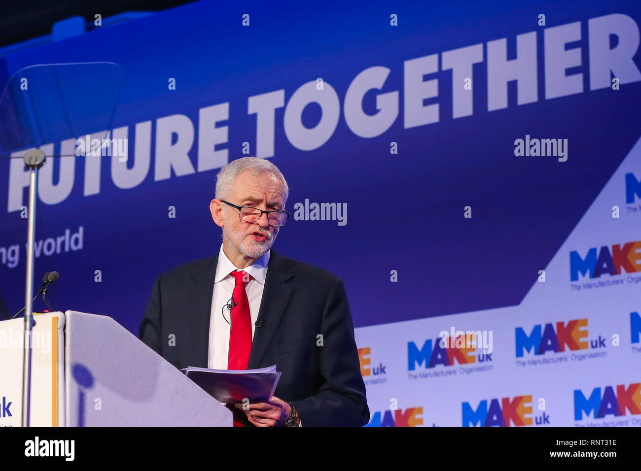 Jeremy Corbyn MP Chef du Parti du travail est perçu au cours de la conférence nationale en 2019 Fabrication de la reine Elizabeth II Centre. La conférence aborde les difficultés et les défis auxquels le secteur manufacturier sera confrontée à l'Brexit. Banque D'Images