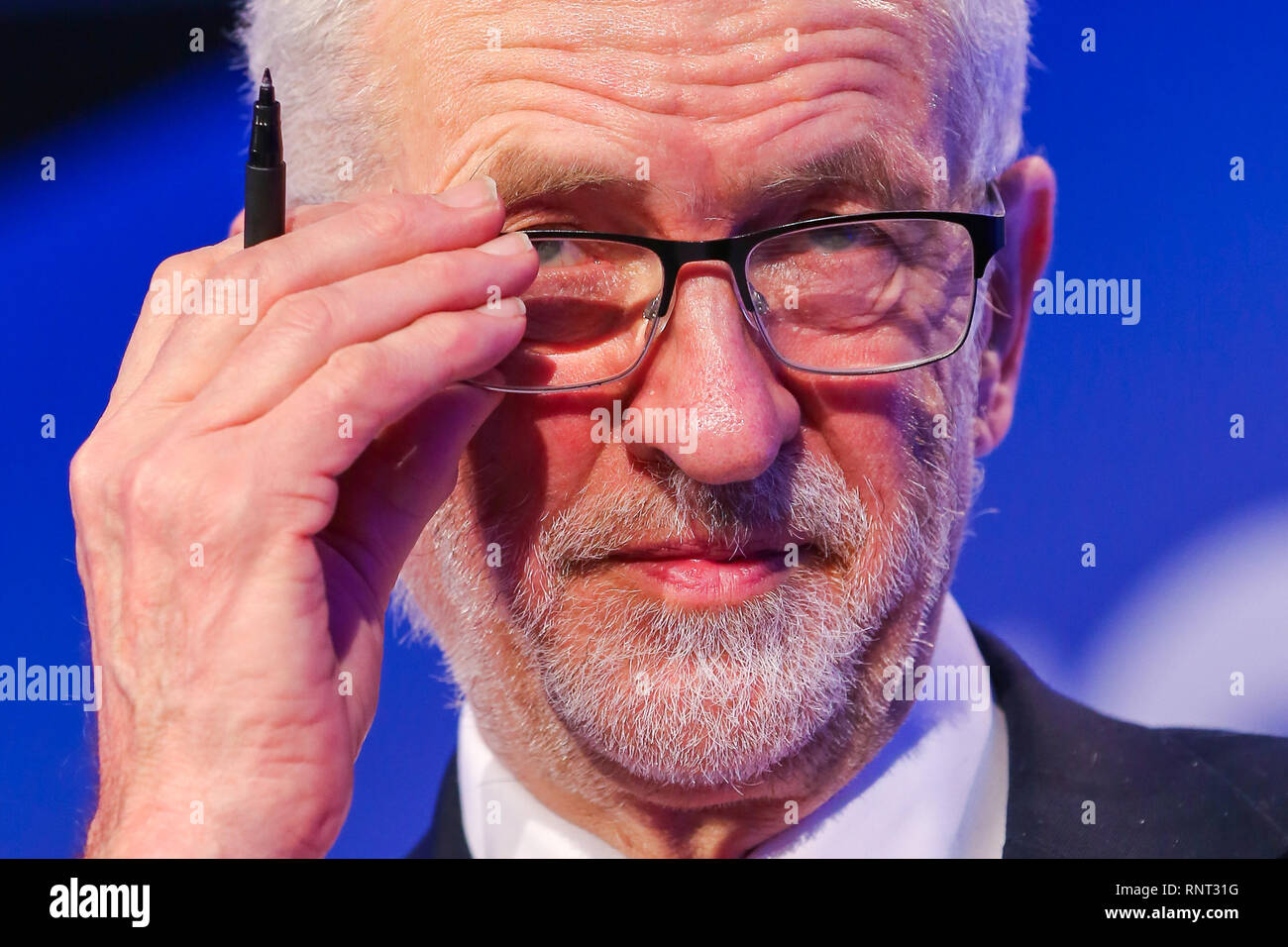 Jeremy Corbyn MP Chef du Parti du travail est perçu au cours de la conférence nationale en 2019 Fabrication de la reine Elizabeth II Centre. La conférence aborde les difficultés et les défis auxquels le secteur manufacturier sera confrontée à l'Brexit. Banque D'Images