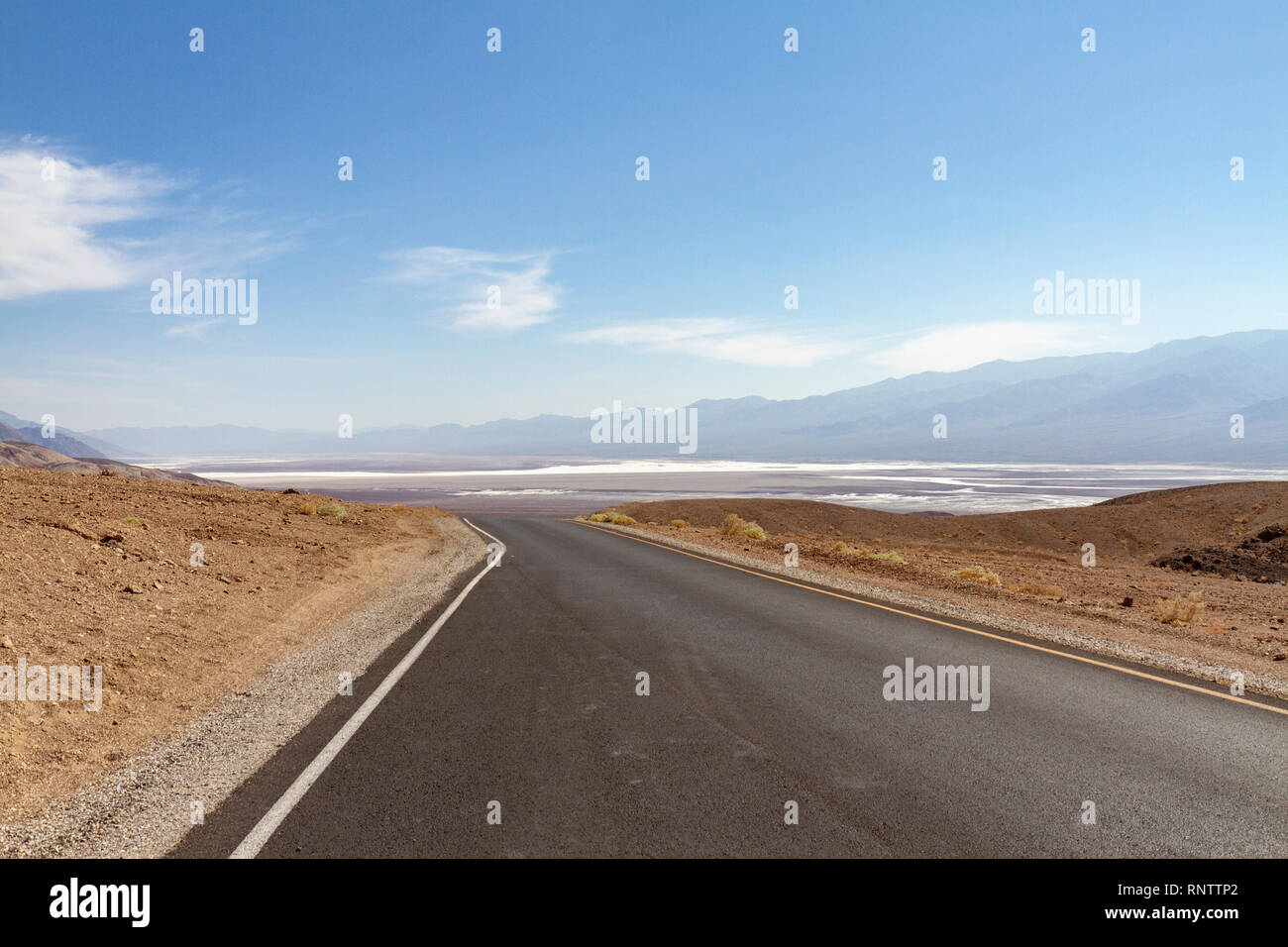 Vue de la vallée de la mort à partir de la palette de l'artiste une route panoramique, la Death Valley National Park, California, United States. Banque D'Images