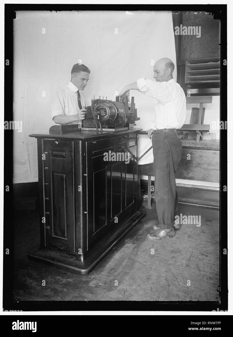 CENSUS BUREAU, DÉPARTEMENT DU COMMERCE. TABULATING MACHINE Banque D'Images