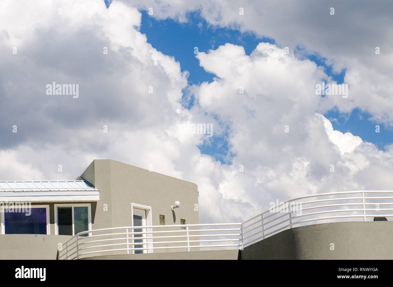 Maison de vacances en haut de montagne, à l'extrémité sud-ouest du lac de l'Ours, Utah, à l'extérieur de Garden City, Utah. Banque D'Images