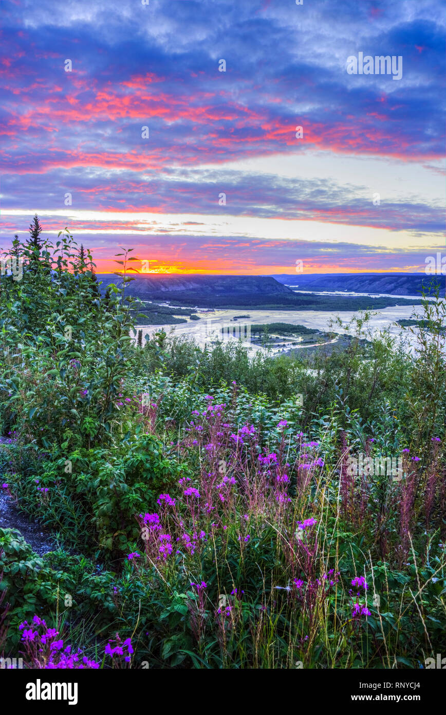 Coucher de soleil de la rivière Chitina, Alaska, USA Banque D'Images