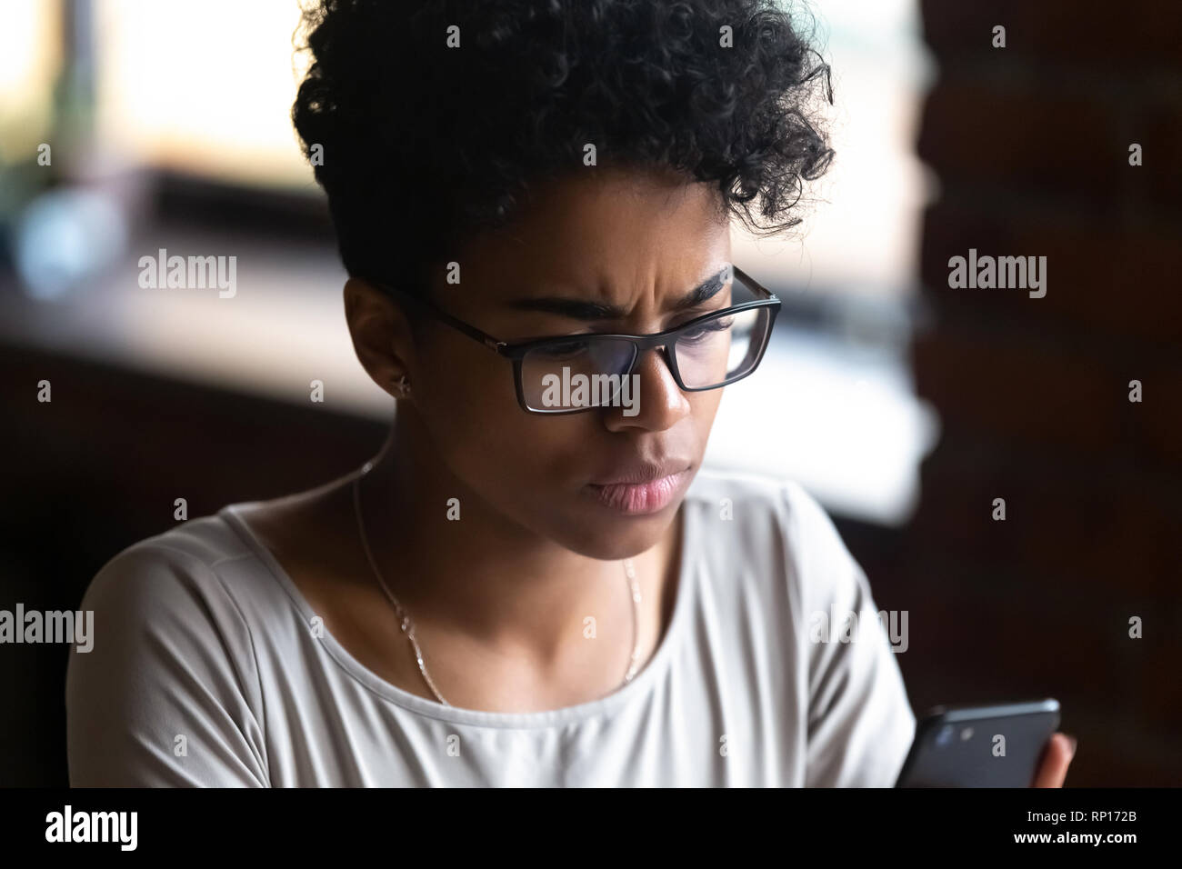 Portrait de femme noire insatisfait Banque D'Images