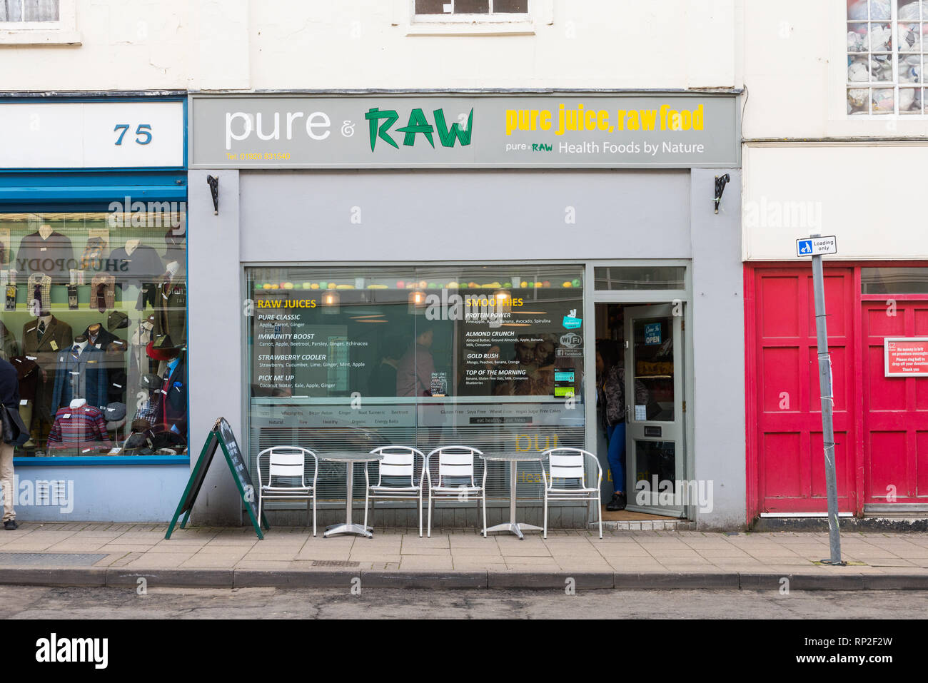 Et pur jus de matières premières et d'aliments santé shop dans Regent Street, Leamington Spa, Warwickshire Banque D'Images