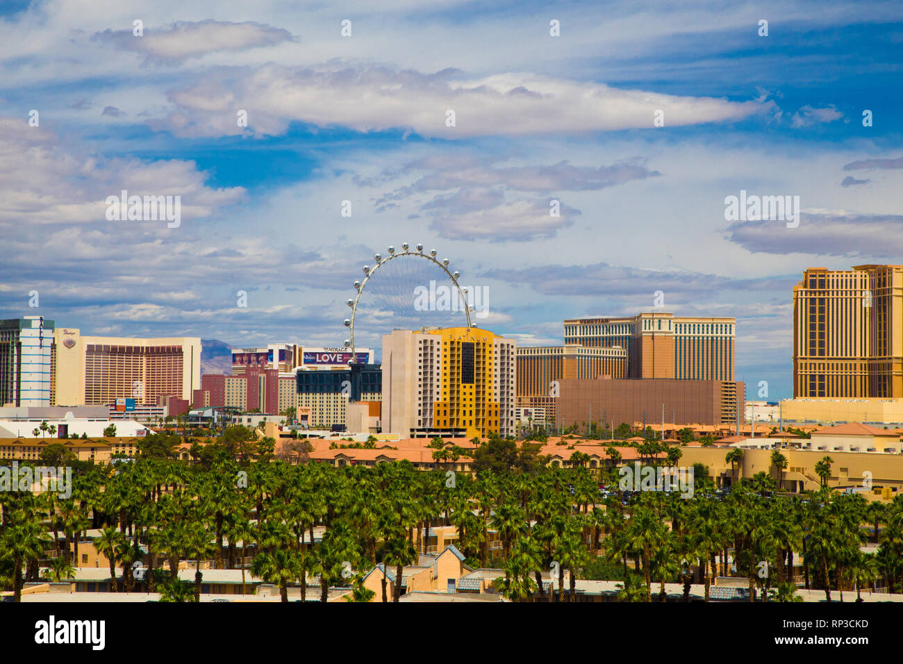 Vue sur la ville de Las Vegas Nevada avec de nombreux casinos de villégiature en vue de l'hôtel Banque D'Images