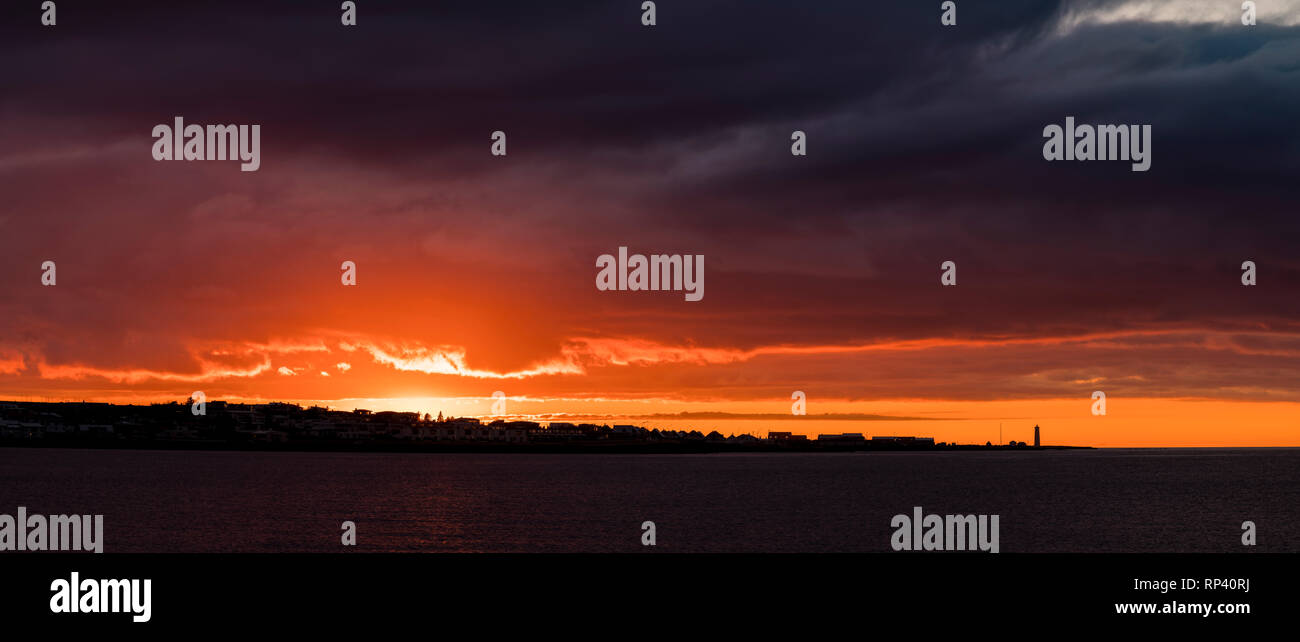 Coucher du soleil à Grotta, Reykjavik, Islande Banque D'Images