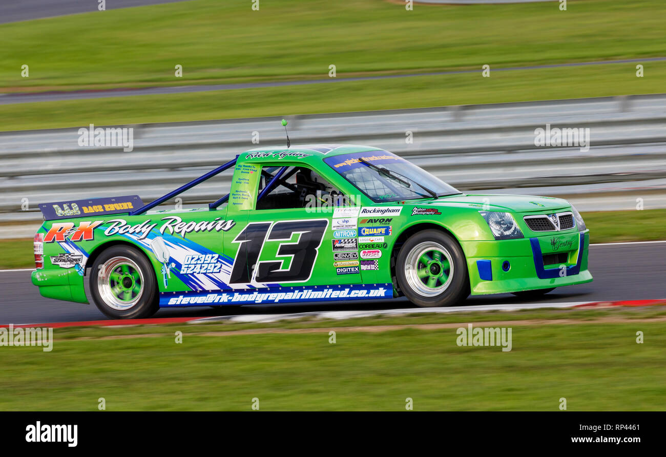 Dans la Vauxhall Richard Ayling pickup truck 2000 au cours de l'événement de championnat 2018 Snetterton, Norfolk, Royaume-Uni. Banque D'Images