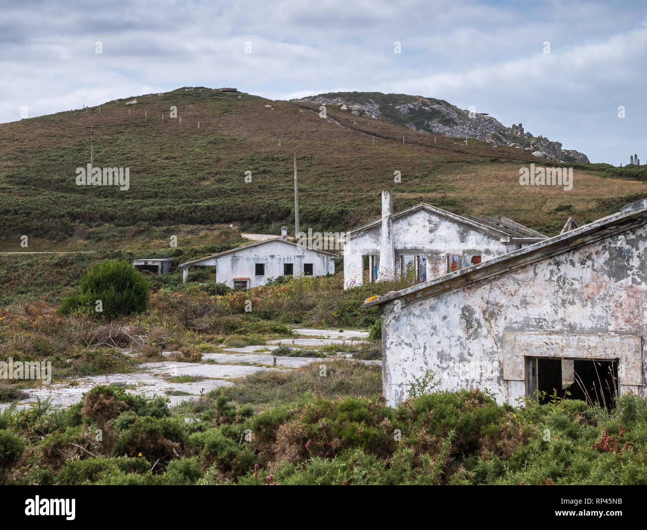 Ruines d'une batterie de défense abandonnés l'armée espagnole au cap avant, côte Atlantique, Ferrol, La Corogne, Espagne Banque D'Images