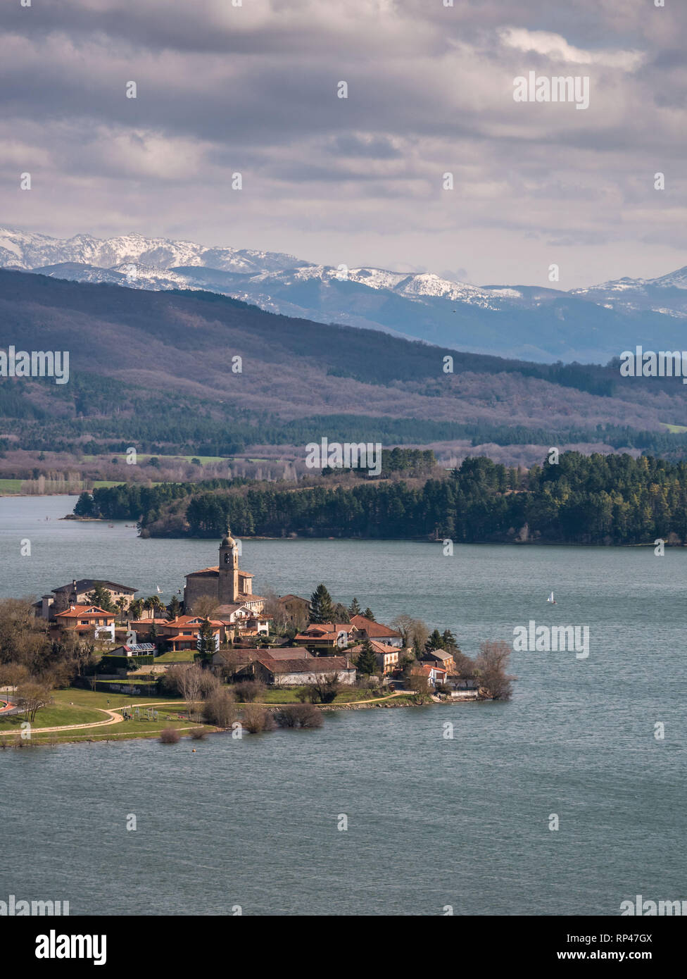 Avis de Ullibarri-Gamboa, près de Vitoria-Gasteiz, Pays Basque, Espagne Banque D'Images