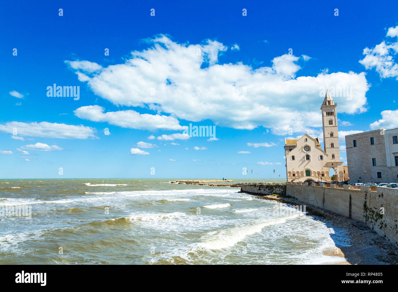 Littoral et cathedra dans Ville de Trani, Bari, Pouilles, Italie Région Sauthern Banque D'Images