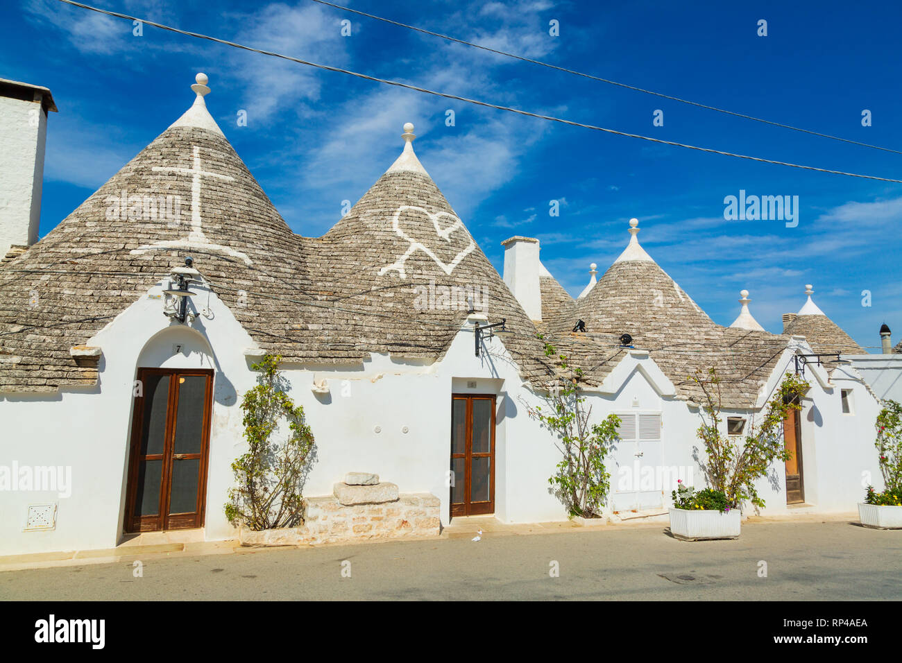 Trulli traditionnels de maisons dans Arbelobello Sauthern, Pouilles, Italie Banque D'Images