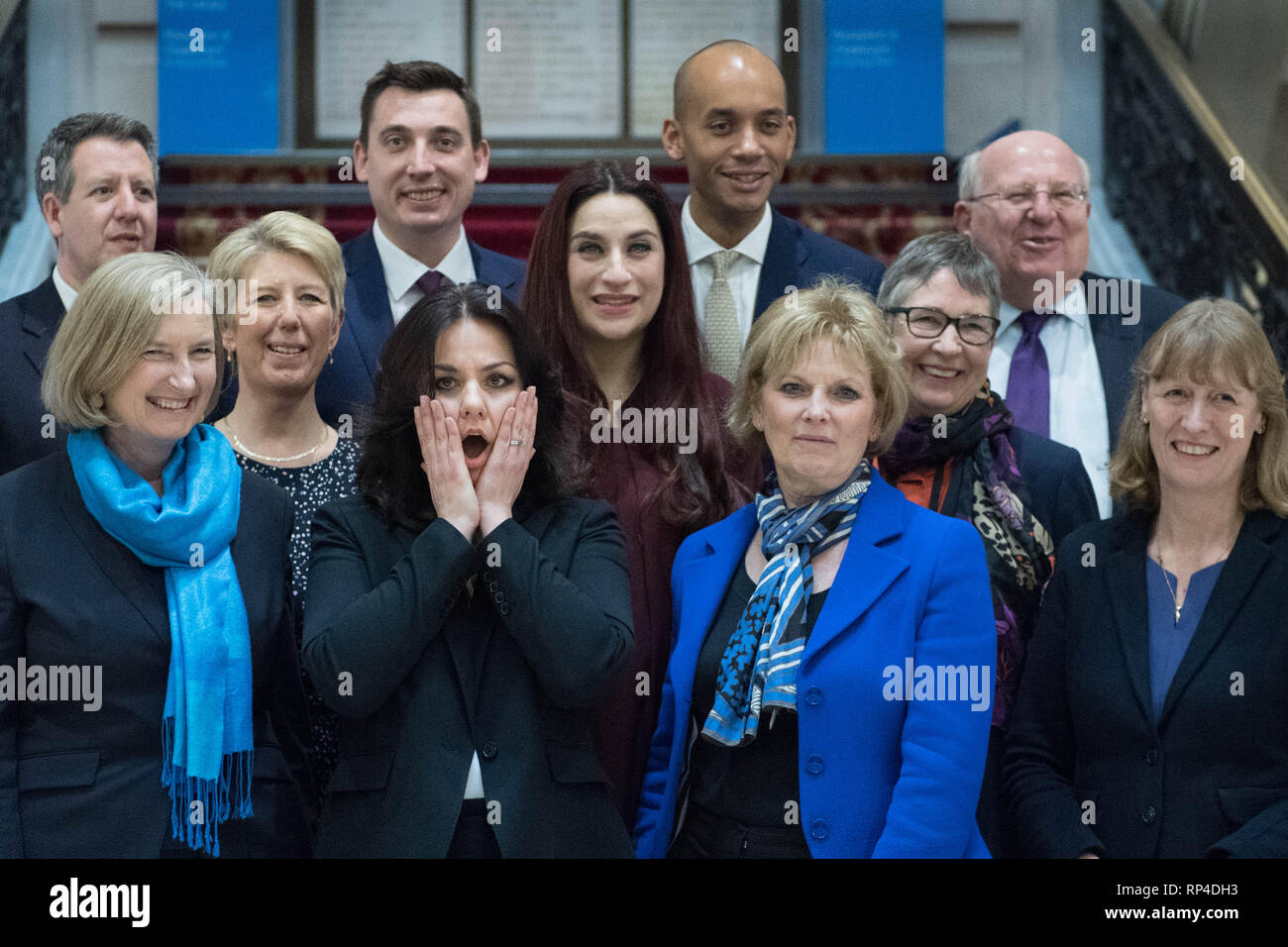 (Rangée arrière de gauche à droite) Chris Leslie, Gavin Shuker, Chuka Umunna et Mike Baille, (rangée du milieu, de gauche à droite) Angela Smith, Luciana Berger et Ann Coffey, (rangée avant, de gauche à droite) Sarah Wollaston, Heidi Allen, Anna Soubry et Joan Ryan, à la suite d'une conférence de presse pour le Groupe indépendant où les trois députés conservateurs, Wollaston, Allen et Soubry, ont annoncé leur démission du parti. Banque D'Images