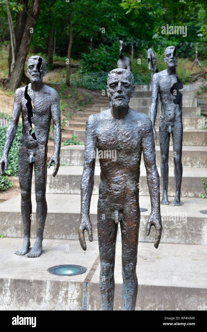 Des statues de bronze à Prague en tant que mémorial aux victimes du communisme Banque D'Images
