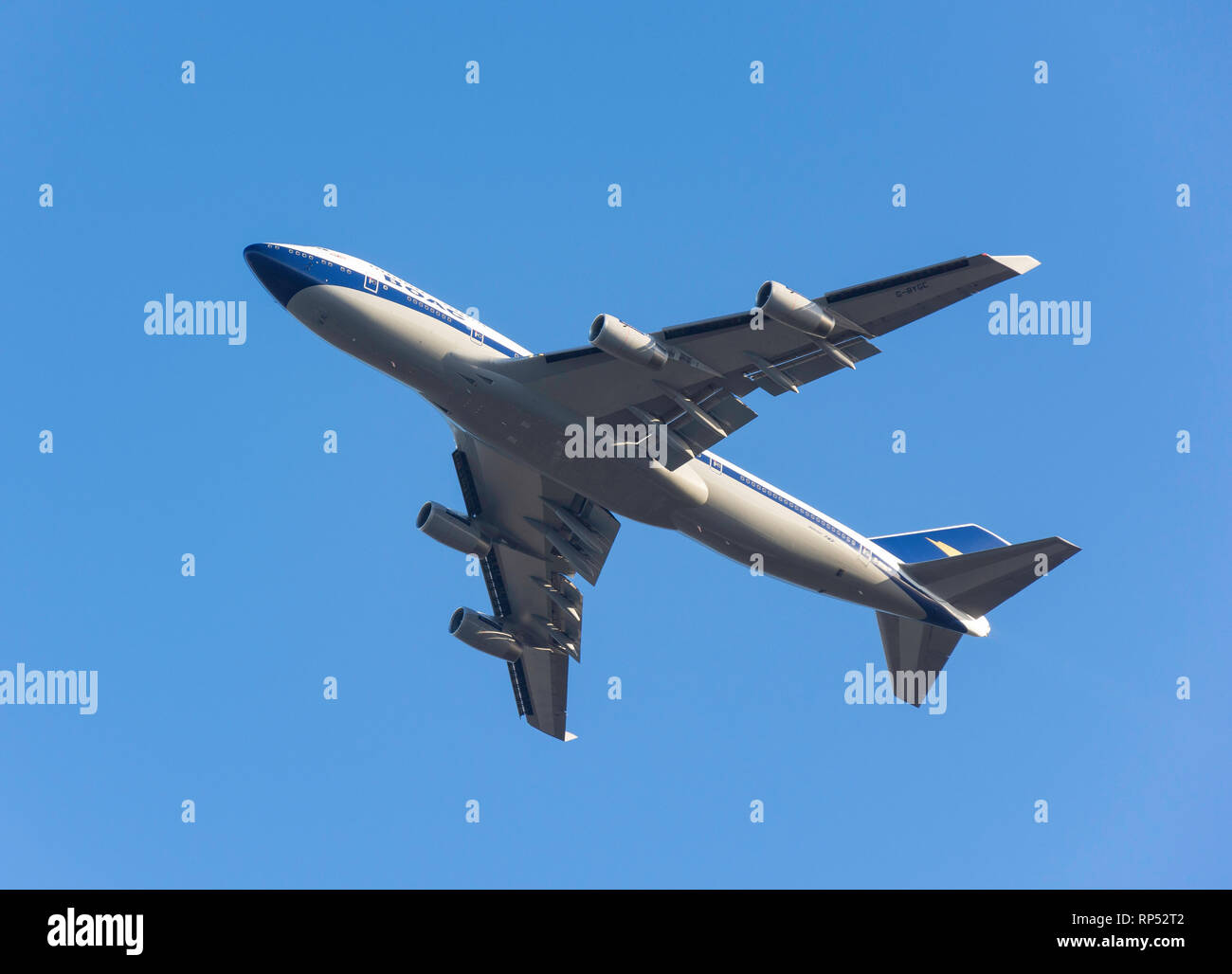British Airways Boeing 747 (dans la vieille BOAC livery)décollant de l'aéroport de Heathrow, Londres, Angleterre, Royaume-Uni Banque D'Images