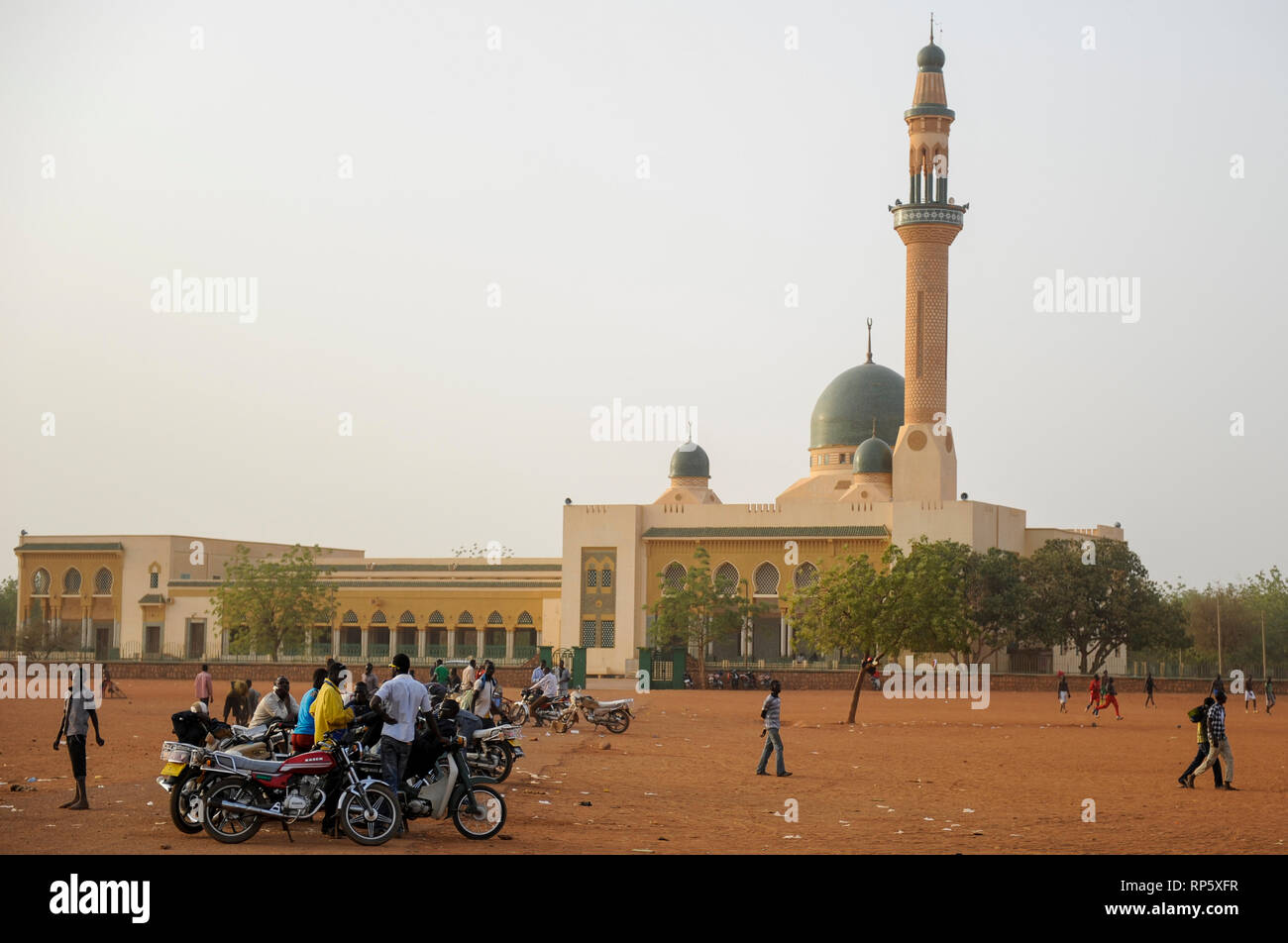 Le Niger Niamey, Grande mosquée, construite 1977-1989, financé par le dictateur libyen Mouammar Kadhafi Banque D'Images