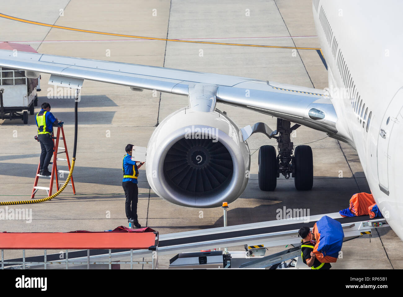 Moteur de turbine airplane in airport Banque D'Images