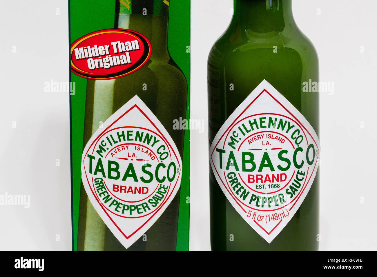 ST. PAUL, MN/USA - 20 février 2019 : la sauce Tabasco par McIlhenny Company d'Avery Island, en Louisiane et bouteille marque logo. Banque D'Images