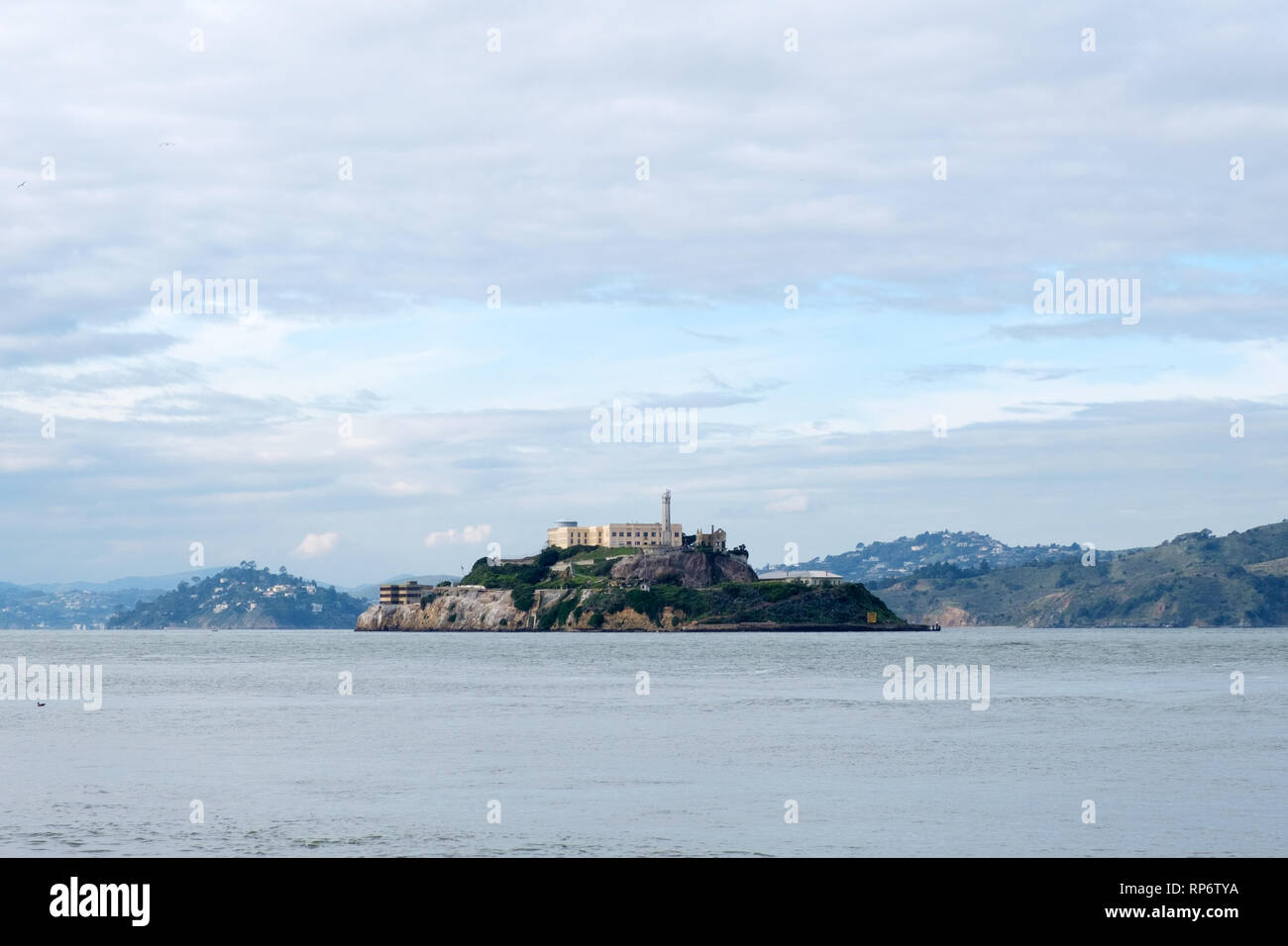 L'île d'Alcatraz Vue de Pier 39, San Francisco Banque D'Images