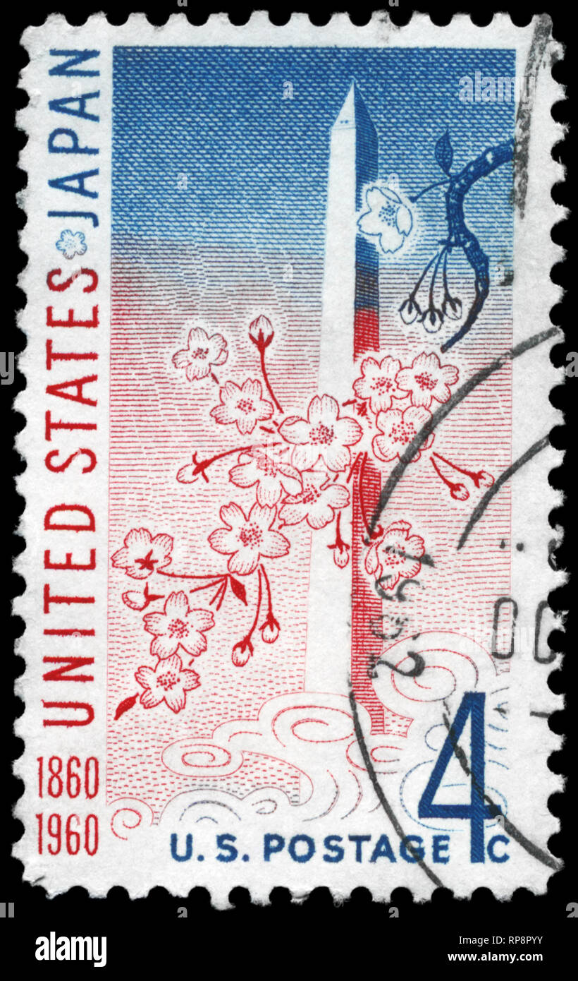 Usa Vers 1960 Timbre Imprime Aux Etats Unis Montre Le Washington Monument Et Fleurs De Cerisier Us Japon Question Traite Vers 1960 Photo Stock Alamy