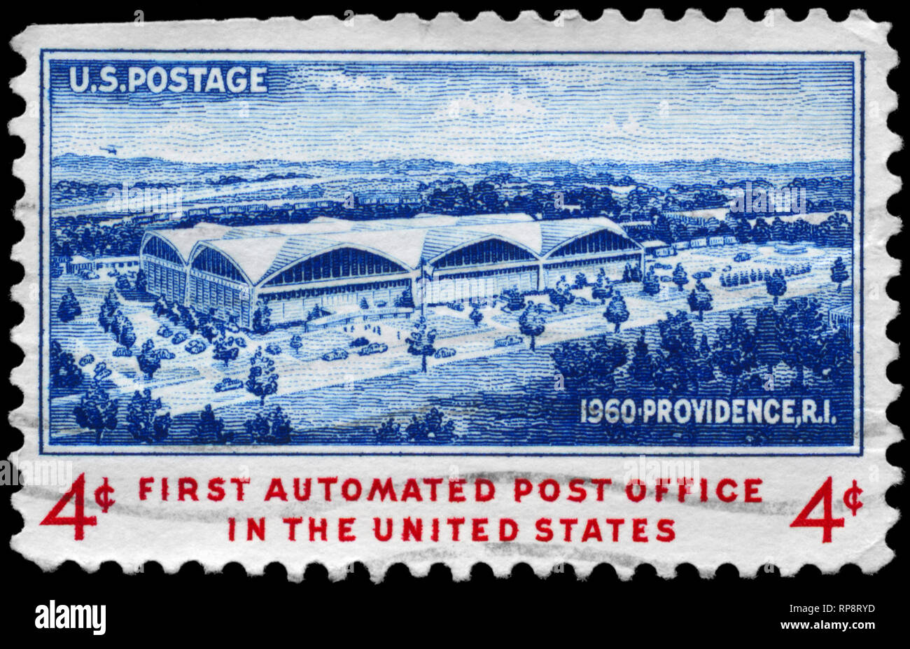 USA - VERS 1960 : timbre imprimé aux États-Unis montre l'architecte Scetch de nouveau bureau de poste, Providence, consacrée à l'ouverture de la 1re po automatisé, cria Banque D'Images