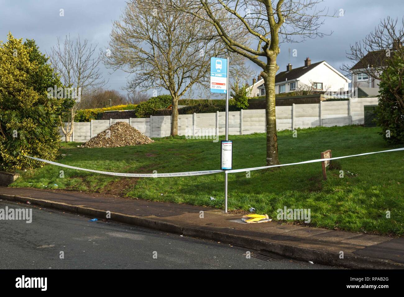 Cork, Irlande, 21 février, 2019. Corps de l'homme trouvé dans Glenthorn Estate, Cork City. Dans les premières heures de ce matin, un homme au début de 60s a été trouvé ne répond pas sur l'entrée du Glenthorn Estate, Dublin Hill. L'homme qui est soupçonné d'avoir été déclarés morts locaux a été plus tard dans l'hôpital Mercy. Les enquêtes de police sont en cours mais on croit que l'illégalité n'a pas participé. Credit : Damian Coleman/Alamy Live News. Banque D'Images