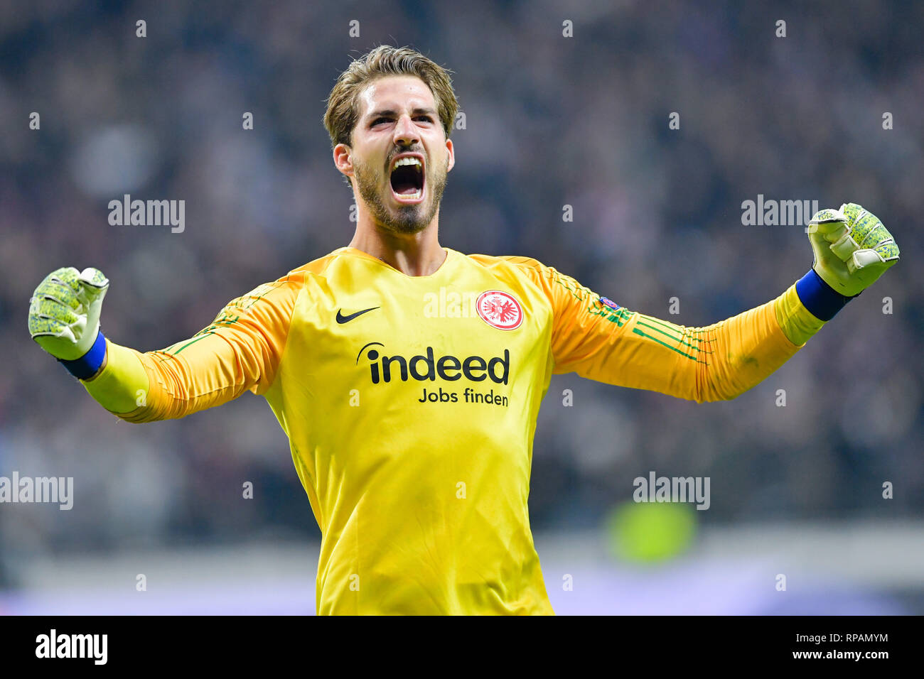 21 février 2019, Hessen, Frankfurt/Main : Soccer : Europa League, Eintracht Frankfurt - Schachtjor Donezk, knockout, ronde, ronde intermédiaire deuxième jambes, dans la Commerzbank Arena. Gardien de Francfort Kevin Trapp cheers sur l'objectif à 3:1 Photo : Uwe Anspach/dpa Banque D'Images