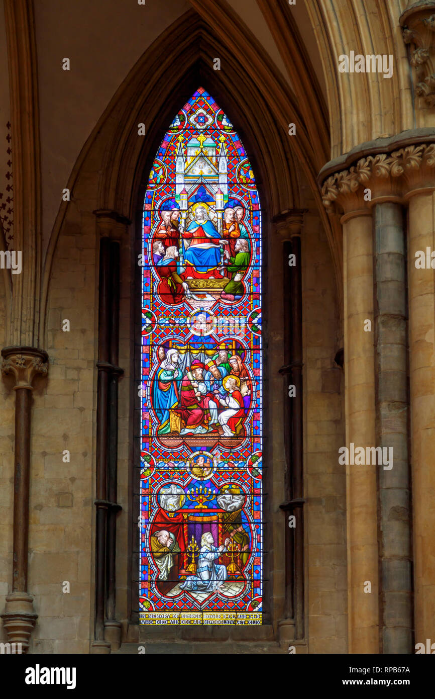La fenêtre de Boole, ou Fenêtre d'enseignement, de vitraux dans la Cathédrale de Lincoln dans la ville de Lincoln, Lincolnshire, East Midlands, Angleterre, RU Banque D'Images