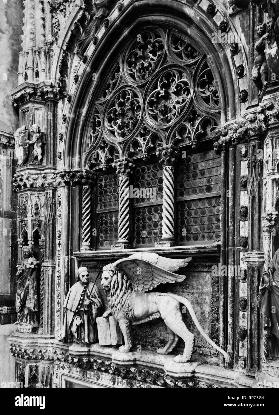 Italie, Vénétie, Venise, palais ducal, détail de la Porta della Carta, 1900-10 Banque D'Images