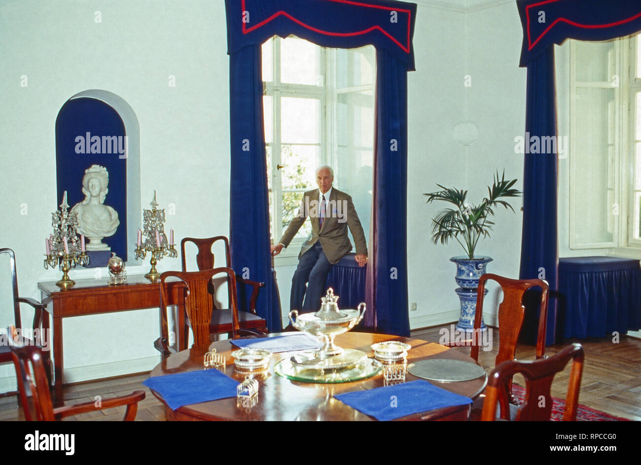 Paul Alfons Fürst von Metternich-Winneberg auf Schloss Johannisberg bei München, Deutschland 1990. Paul Alfons Prince von Metternich-Winneburg d Johannnisberg château près de Tübingen, Allemagne 1990. Banque D'Images