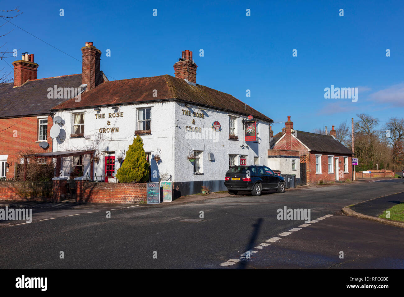 The Rose and Crown un pub sur Shepherd Neame Charpentiers lane à la périphérie de Tonbridge, Kent, UK Banque D'Images