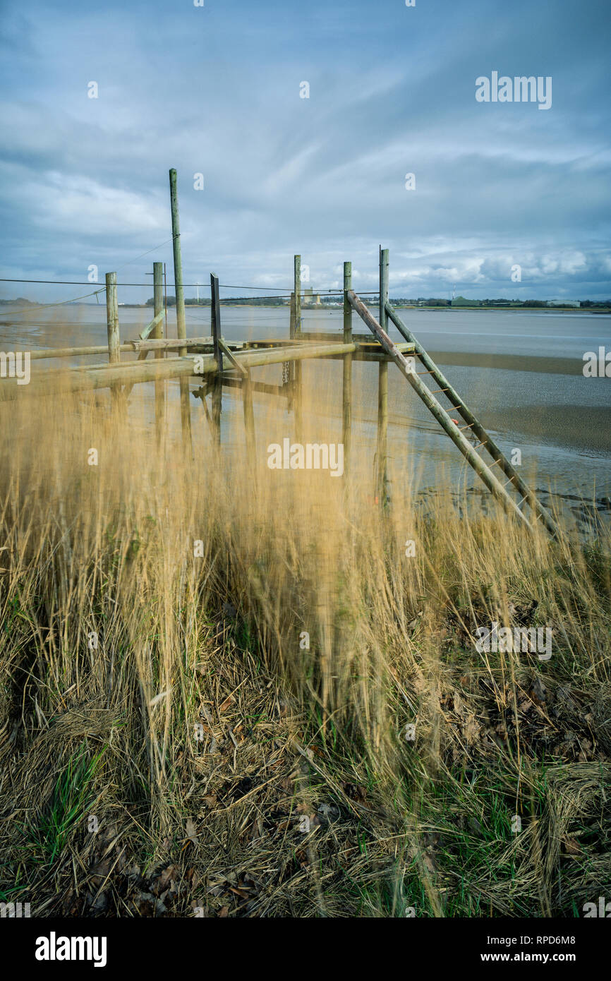 Une jetée en bois sur la rivière Severn. Banque D'Images