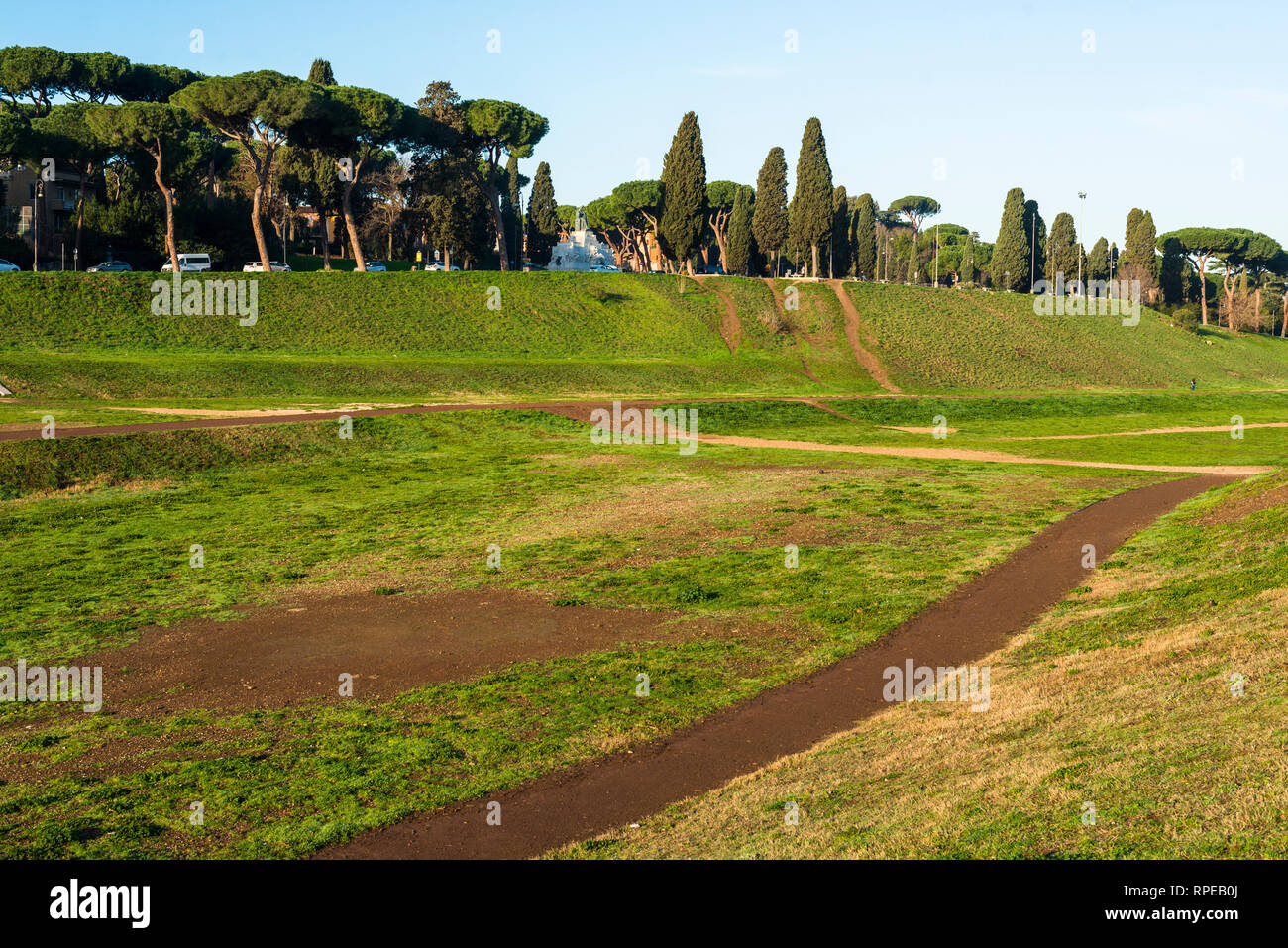 Le Circus Maximus est un ancien stade de courses de char romain et lieu de divertissement de masse situé à Rome, Italie. Banque D'Images