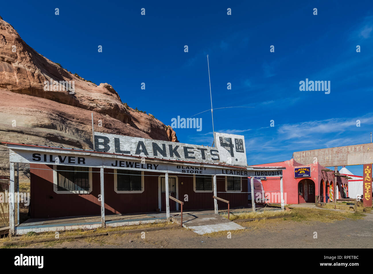 Règlement Boutique bijoux couvertures et le long de la bande de postes de traite et des boutiques de souvenirs dans Lupton le long de l'historique Route 66, Arizona, USA [pas de biens r Banque D'Images