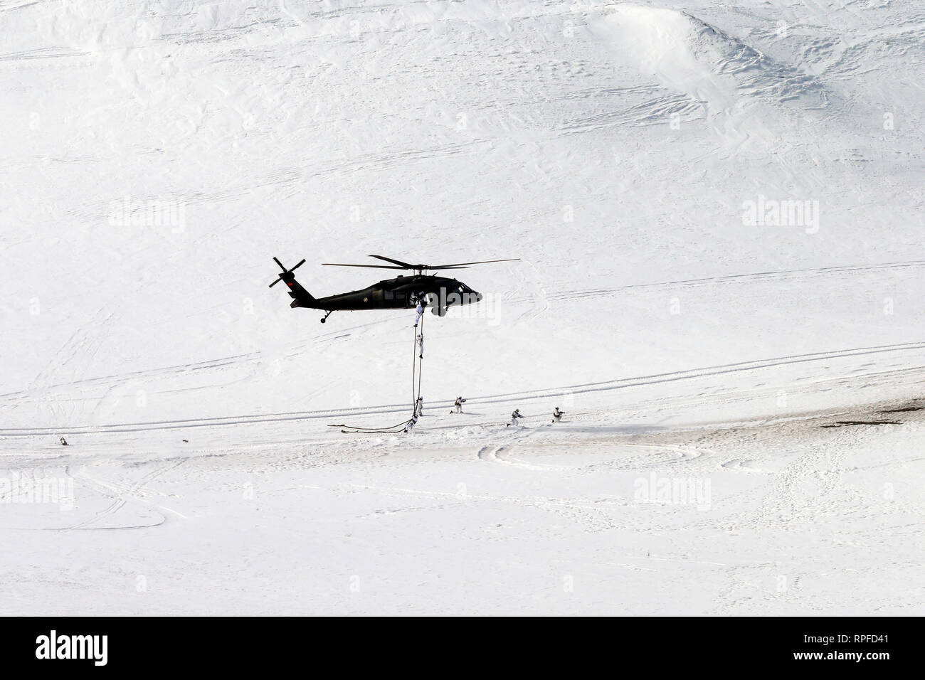 Beijing, Chine. Feb 22, 2019. Photo prise le 21 février 2019 montre une scène dans un exercice militaire international dont le nom de 'l'Hiver' 2019 à Kars, Turquie. La Turquie est l'organisation internationale à grande échelle des exercices militaires dans des conditions climatiques extrêmes dans sa province de l'Est de Kars. Les représentants de 15 pays participent à ces exercices qui devraient prendre fin le vendredi. Source : Xinhua/Alamy Live News Banque D'Images