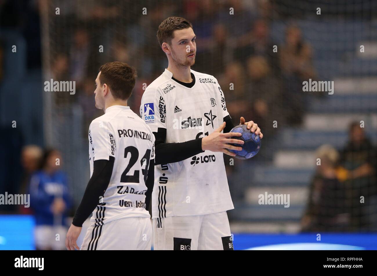 Gummersbach, Deutschland. Feb 21, 2019. firo : 21.02.2019, handball, DKB-Bundesliga, la saison 2018/2019, VfL Gummersbach - THW Kiel 22:35 Hendrik, PEKELER ZARABEC avec droit de Kiel | Conditions de crédit dans le monde entier : dpa/Alamy Live News Banque D'Images