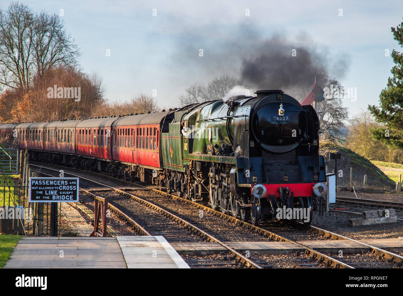 Des trains à vapeur sur la Severn Valley Railway dans le village pittoresque de Arley dans le Worcestershire, Royaume-Uni. Prise le 21 février 2019 Banque D'Images