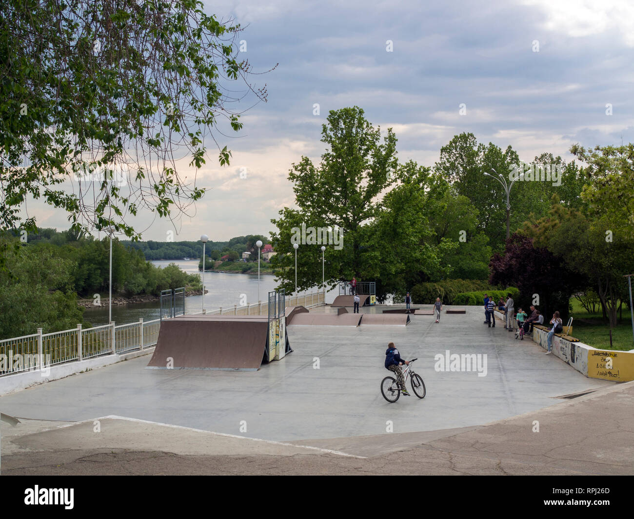 Une rampe de skate dans un parc de Tiraspol, la capitale de la Transnistrie, une rupture de l'état de la République de Moldova. Banque D'Images