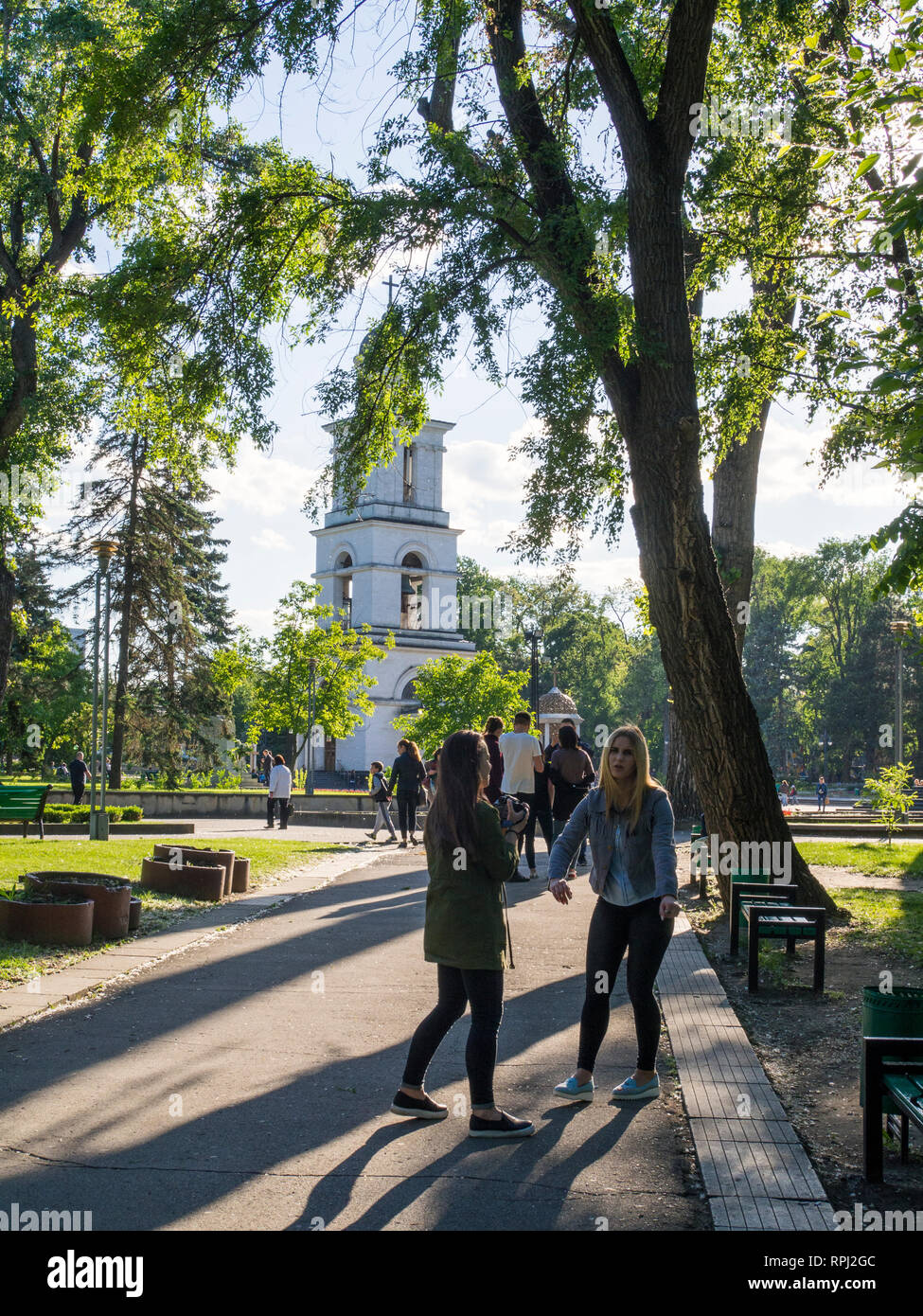 La cathédrale de la nativité dans Parc de la cathédrale à Chisinau, la capitale de la Moldavie. Banque D'Images