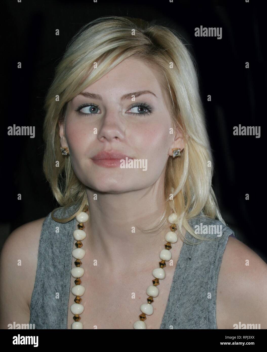 ELISHA CUTHBERT 2005 Photo de John Barrett/PHOTOlink /MediaPunch Banque D'Images