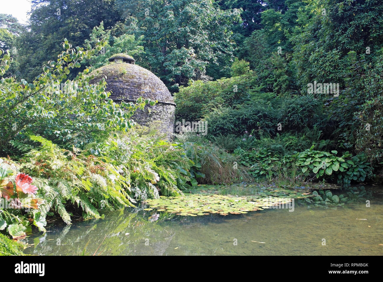 Par Dovecot Cotehele house et piscine à motifs, Tamar Valley Cornwall Banque D'Images