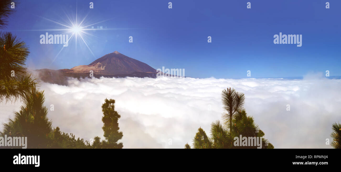 Panorama sur le volcan Teide et la vallée de la Orotava - vue de la Crucita, Tenerife, Îles Canaries Banque D'Images