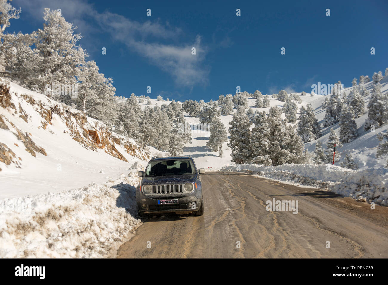 Février 01,2019 Turquie.Le SUV Jeep Renegade sur l'harfang highland. Banque D'Images